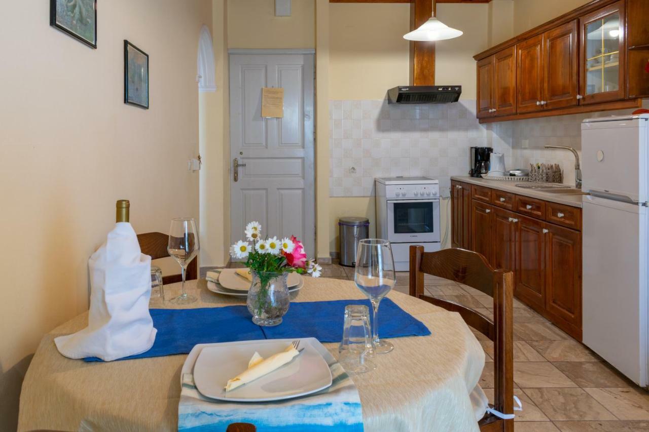Naftis Apartments Pélekasz Kültér fotó