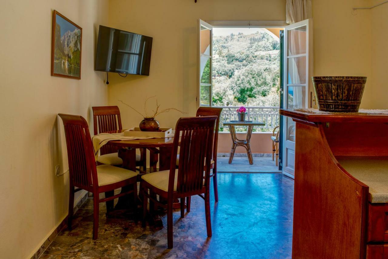 Naftis Apartments Pélekasz Kültér fotó